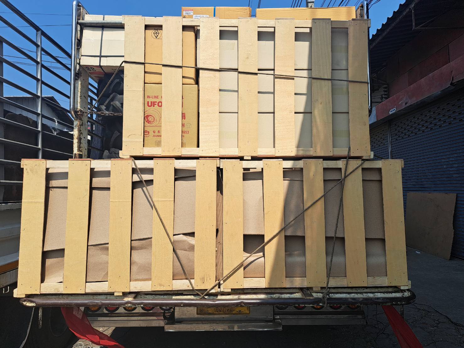 บริการรับส่งสินค้าทุกประเภทไปแม่สอด มุ่งเจริญแม่สอดขนส่ง