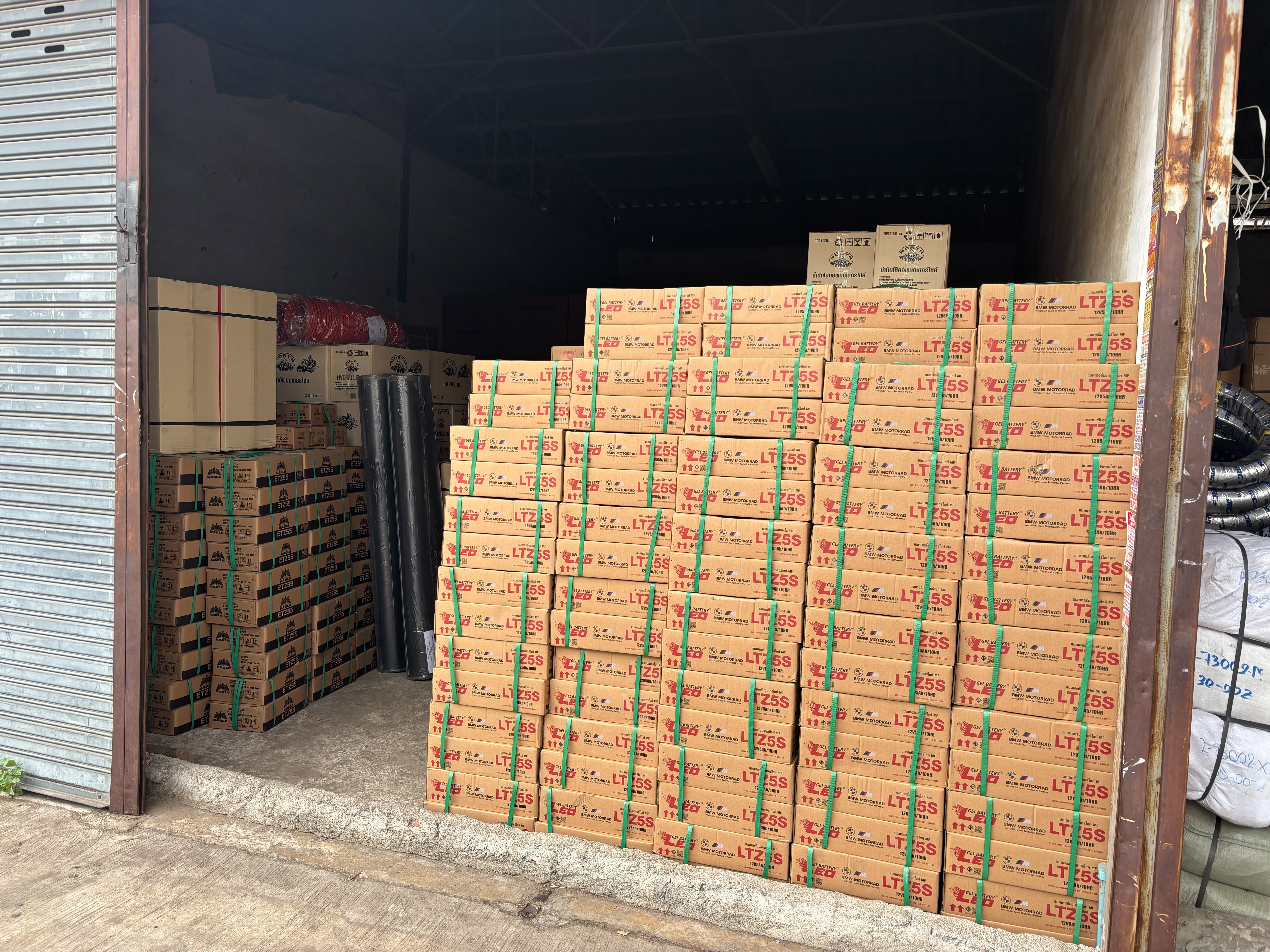 โกดังสินค้า มุ่งเจริญแม่สอดขนส่ง